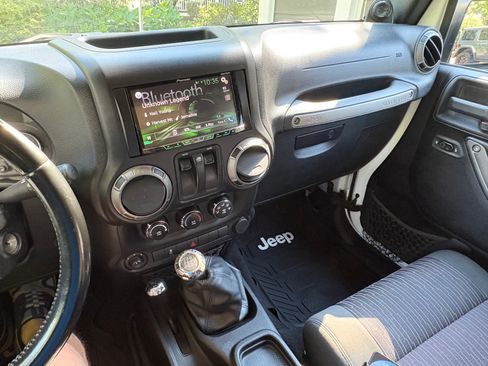Used 2011 Jeep Wrangler Sport AWD/4WD image 25