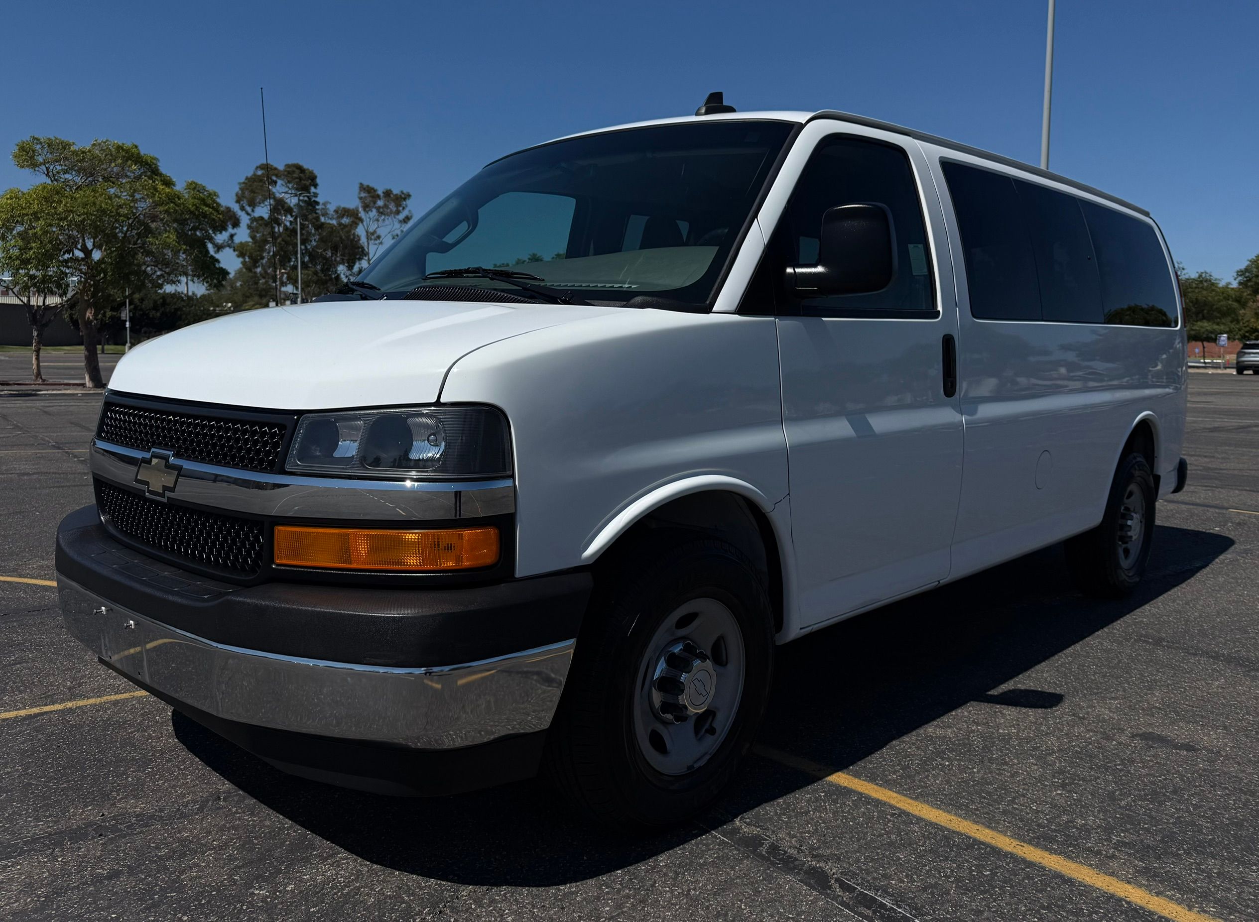 Used 2017 Chevrolet Express 2500 LT w/ LT Preferred Equipment Group RWD image 1