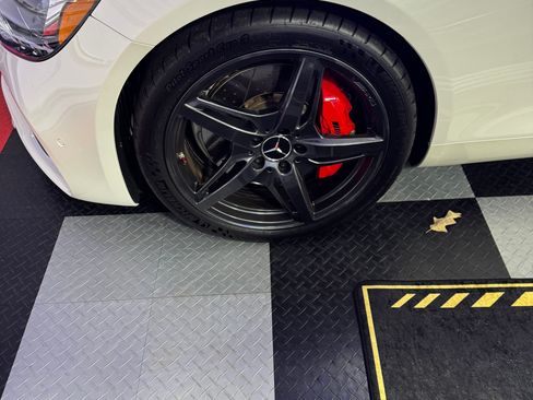 Used 2018 Mercedes-Benz AMG GT Roadster image 10