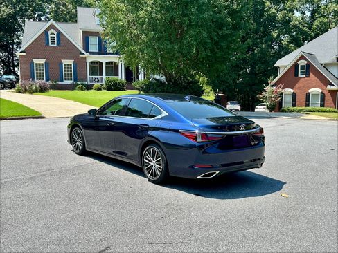 Used 2025 Lexus ES 350 w/ Premium Package FWD image 8
