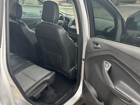 Used 2019 Ford Escape SE image 5