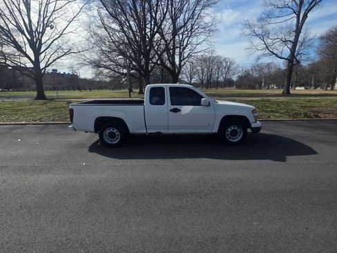 Used 2009 Chevrolet Colorado W/T image 2
