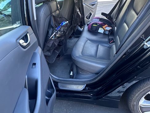 Used 2018 Hyundai Ioniq Limited image 9