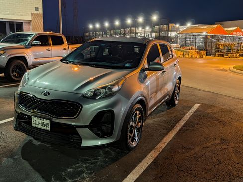 Used 2021 Kia Sportage LX image 16