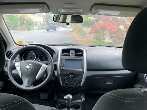 Used 2019 Nissan Versa SV FWD image 7