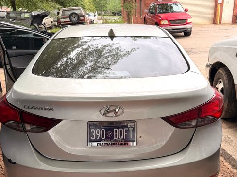Used 2016 Hyundai Elantra SE FWD image 5