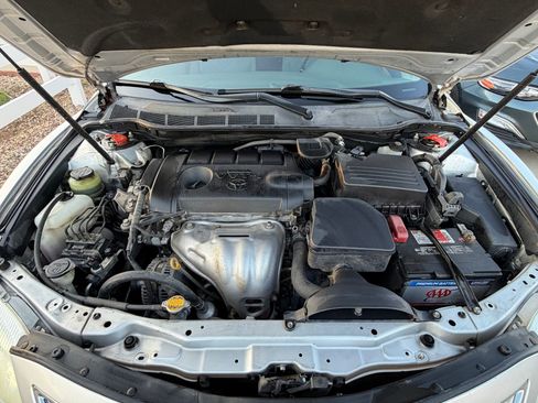 Used 2011 Toyota Camry LE FWD image 14