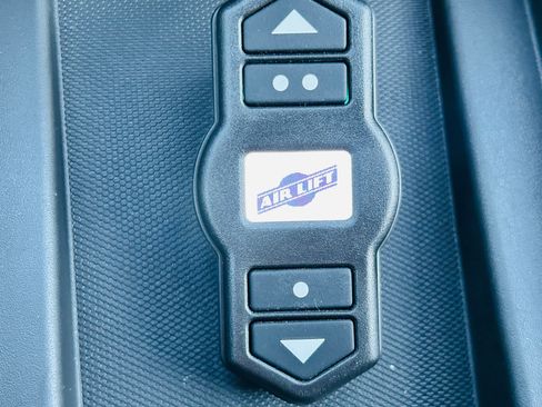 Used 2020 Chevrolet Silverado 2500 LTZ w/ LTZ Premium Package image 32