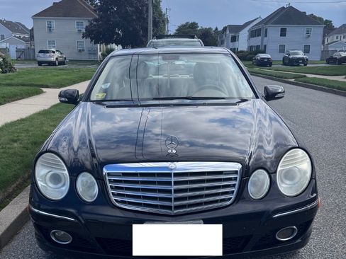 Used 2008 Mercedes-Benz E 350 4MATIC Sedan image 4
