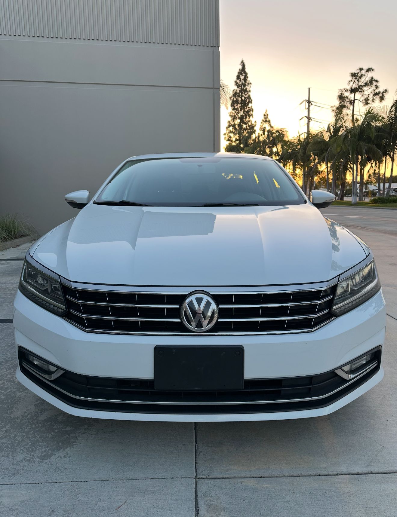 Used 2016 Volkswagen Passat 1.8T SE w/ Lighting Package (P06) FWD image 4