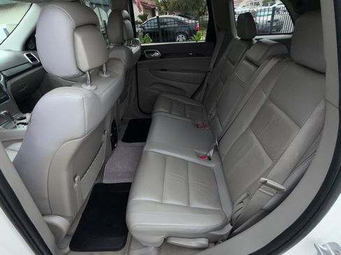 Used 2012 Jeep Grand Cherokee Laredo image 5
