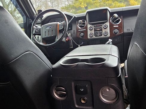 Used 2014 Ford F350 Lariat w/ Chrome Package image 8