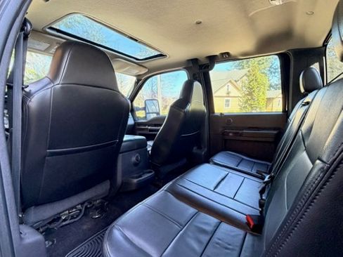 Used 2010 Ford F250 Lariat image 16