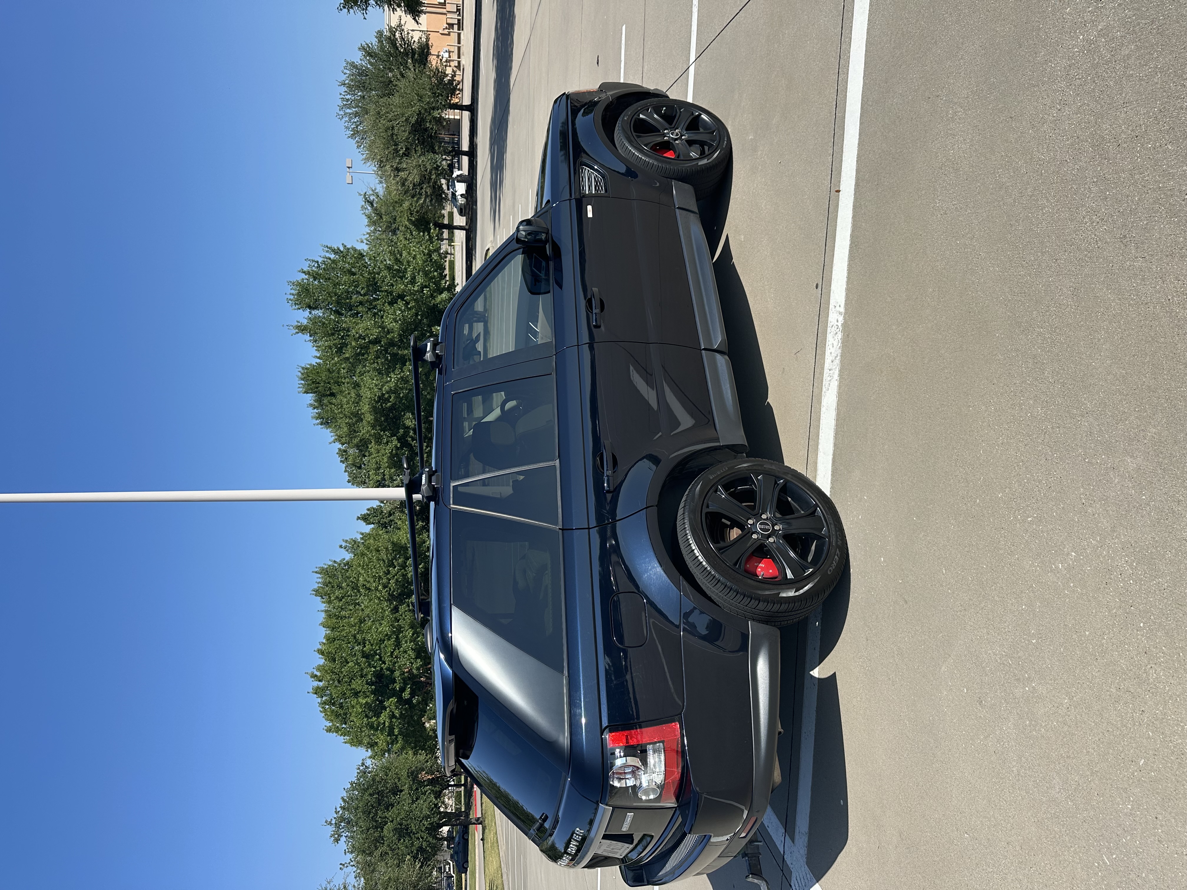 Used 2012 Land Rover Range Rover Sport HSE LUX AWD/4WD image 2