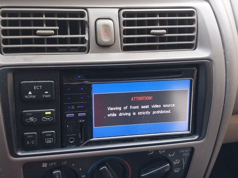 Used 1999 Toyota Avalon XL image 8