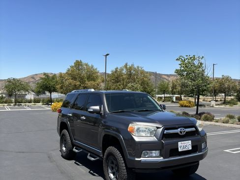 Used 2011 Toyota 4Runner SR5 RWD image 17