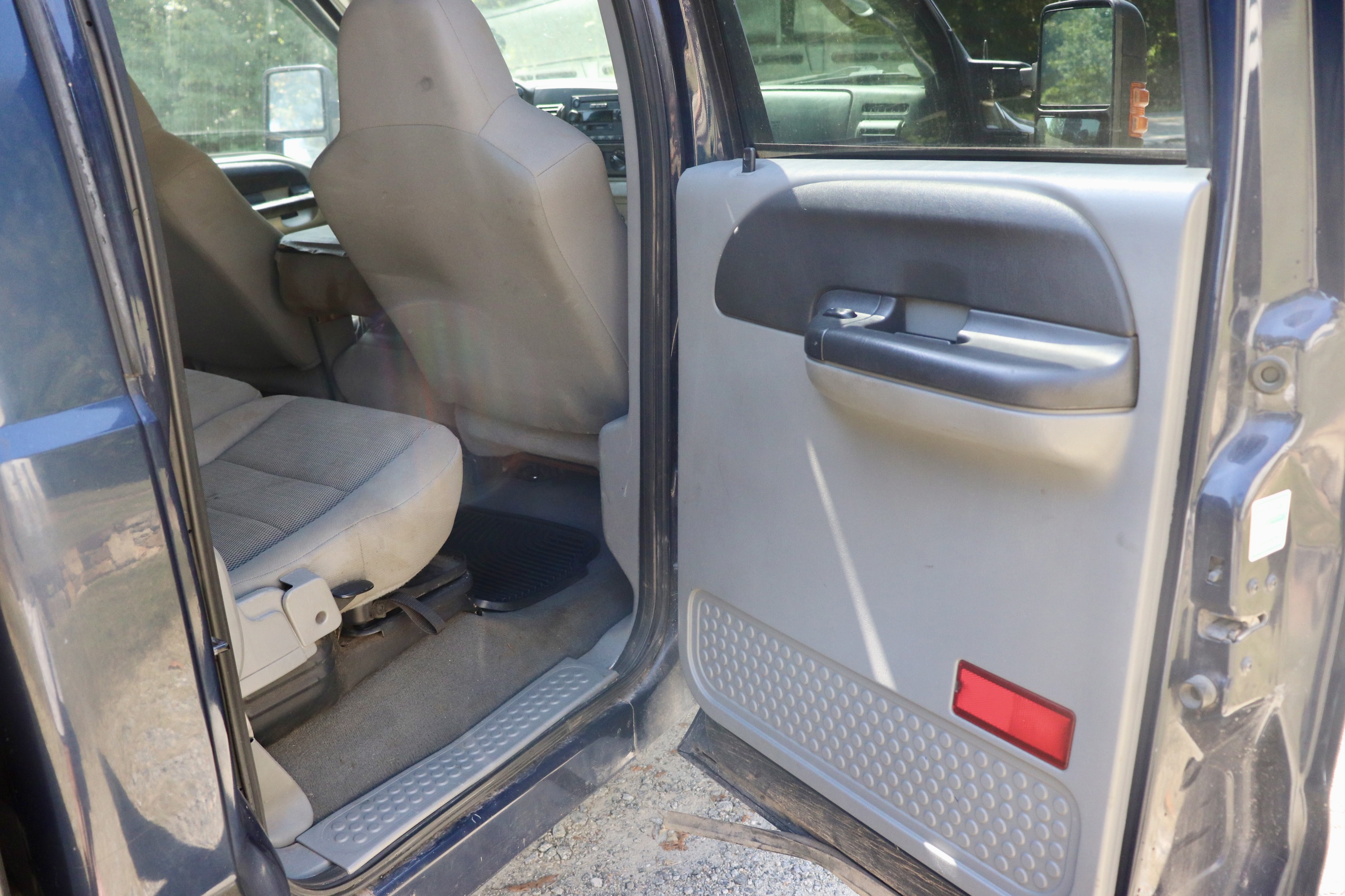 Used 2006 Ford F350 XLT AWD/4WD image 9