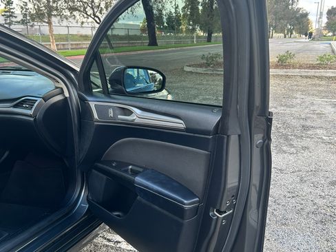 Used 2019 Ford Fusion SE image 14