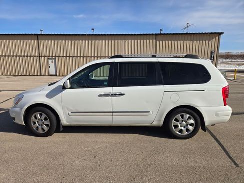 Used 2007 Hyundai Entourage SE image 10
