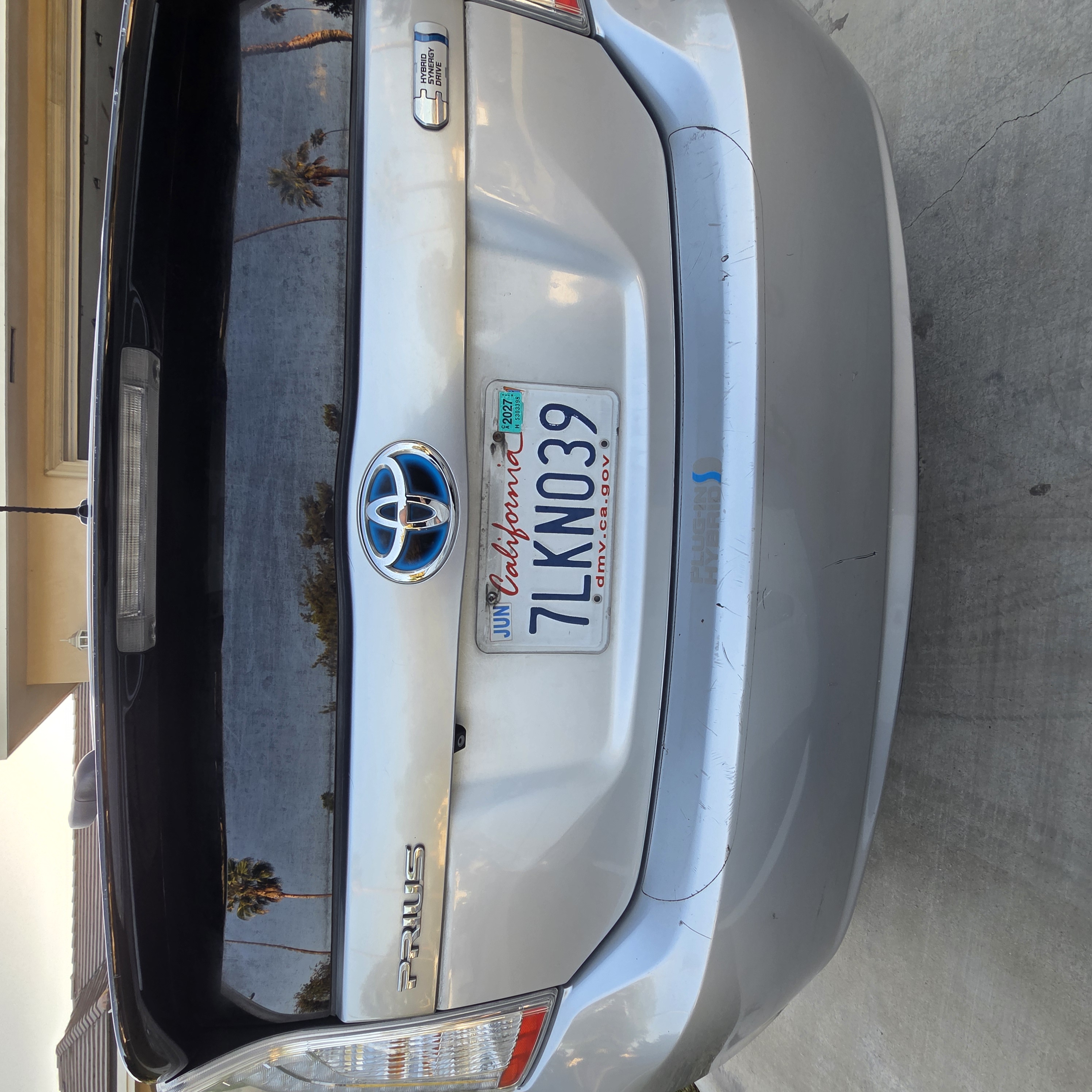 Used 2015 Toyota Prius Prime Plug-In Hybrid FWD image 4
