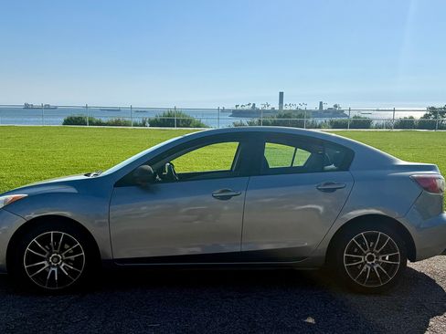 Used 2010 MAZDA MAZDA3 i Sport image 2