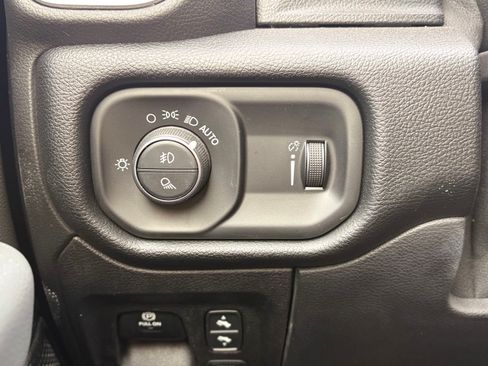 Used 2021 RAM 1500 Big Horn image 13