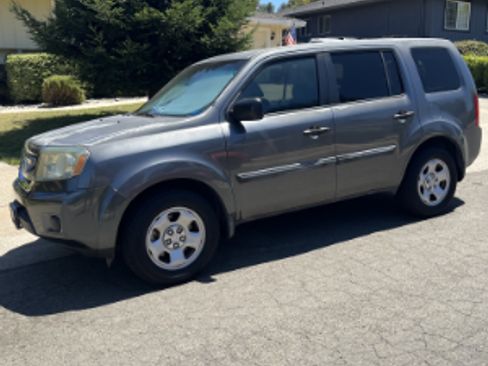 Used 2011 Honda Pilot LX image 1