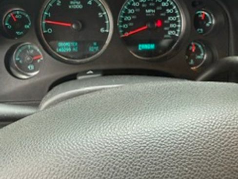 Used 2011 Chevrolet Tahoe LTZ AWD/4WD image 9