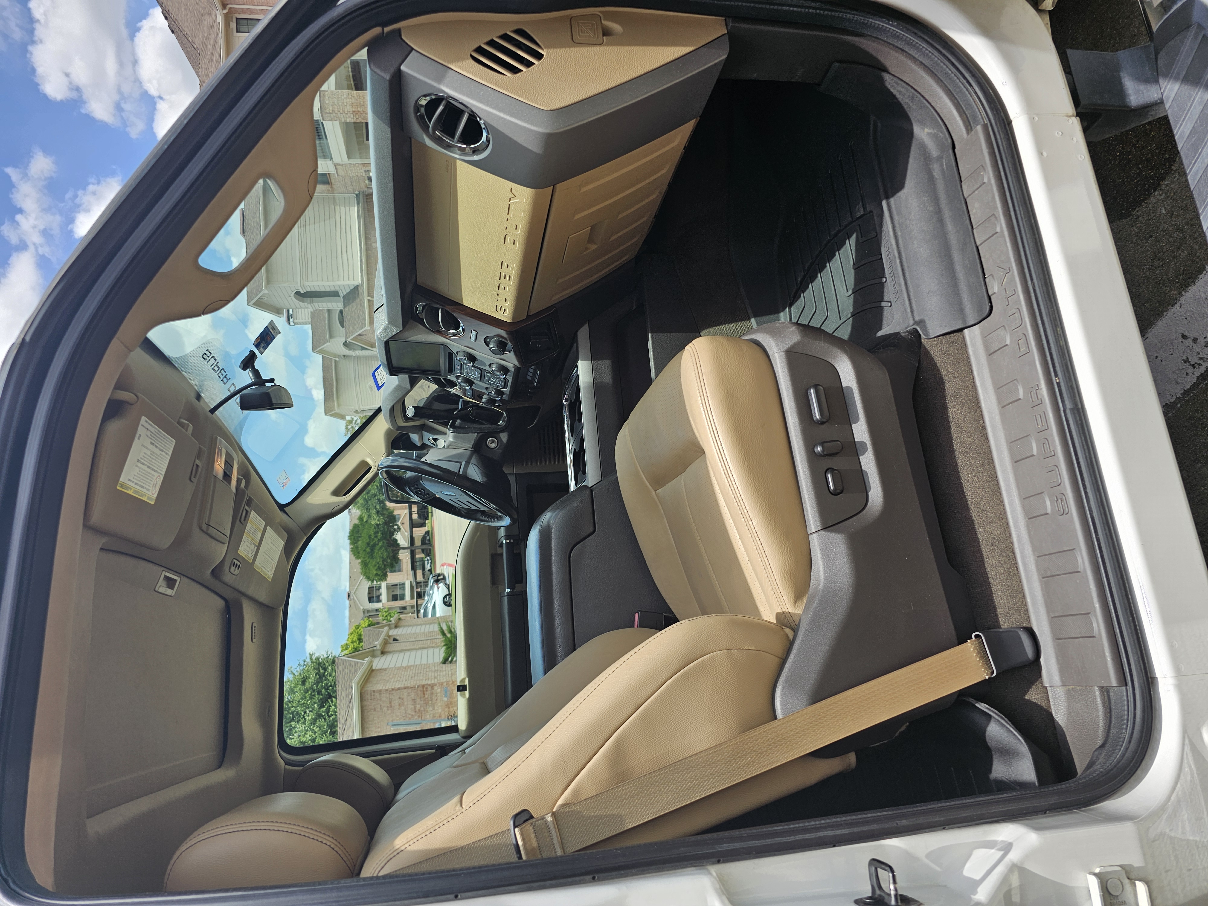 Used 2016 Ford F250 Lariat w/ Lariat Ultimate Package AWD/4WD image 14