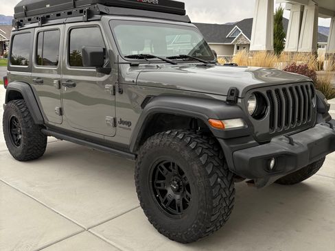 Used 2019 Jeep Wrangler Unlimited Sport image 11