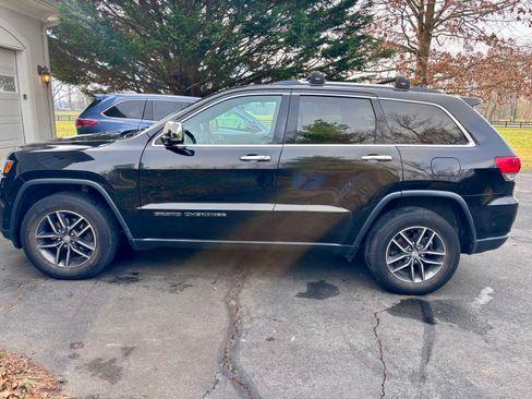 Used 2017 Jeep Grand Cherokee Limited w/ Luxury Group II image 5