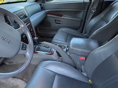 Used 2007 Jeep Grand Cherokee Limited w/ Trailer Tow Group IV image 8