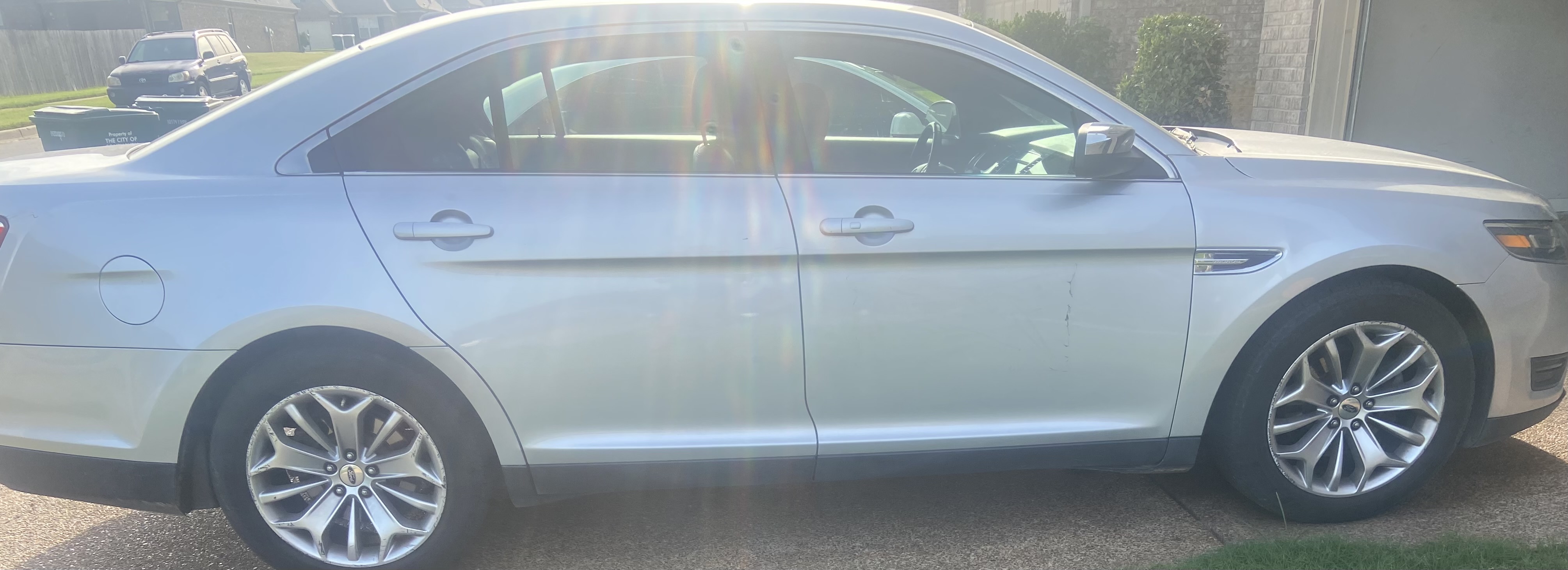 Used 2019 Ford Taurus Limited FWD image 8