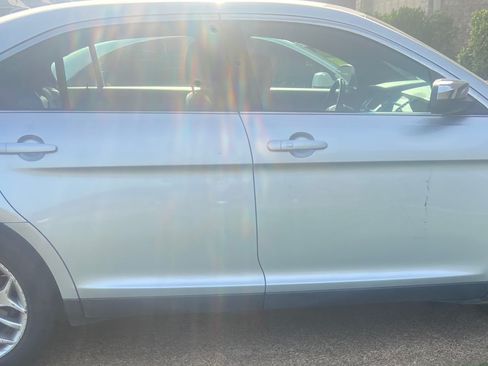Used 2019 Ford Taurus Limited FWD image 8