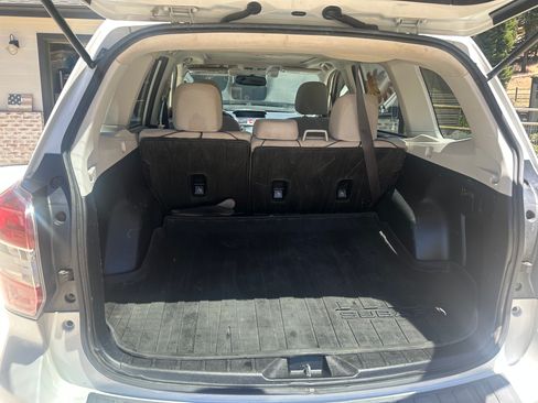 Used 2015 Subaru Forester 2.5i Premium AWD/4WD image 6