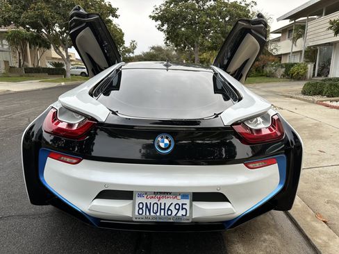 Used 2016 BMW i8 image 1