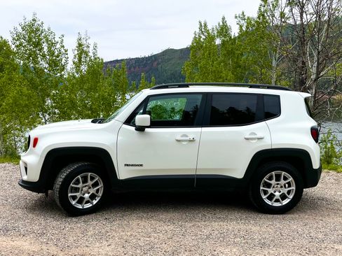 Used 2019 Jeep Renegade Latitude w/ Cold Weather Group AWD/4WD image 18