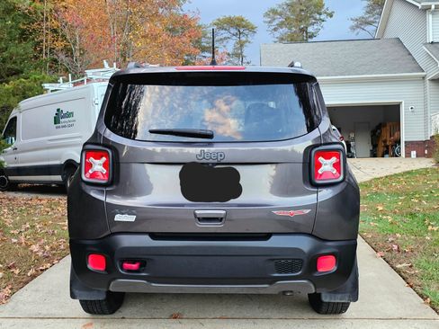 Used 2018 Jeep Renegade Trailhawk w/ Cold Weather Group II image 5