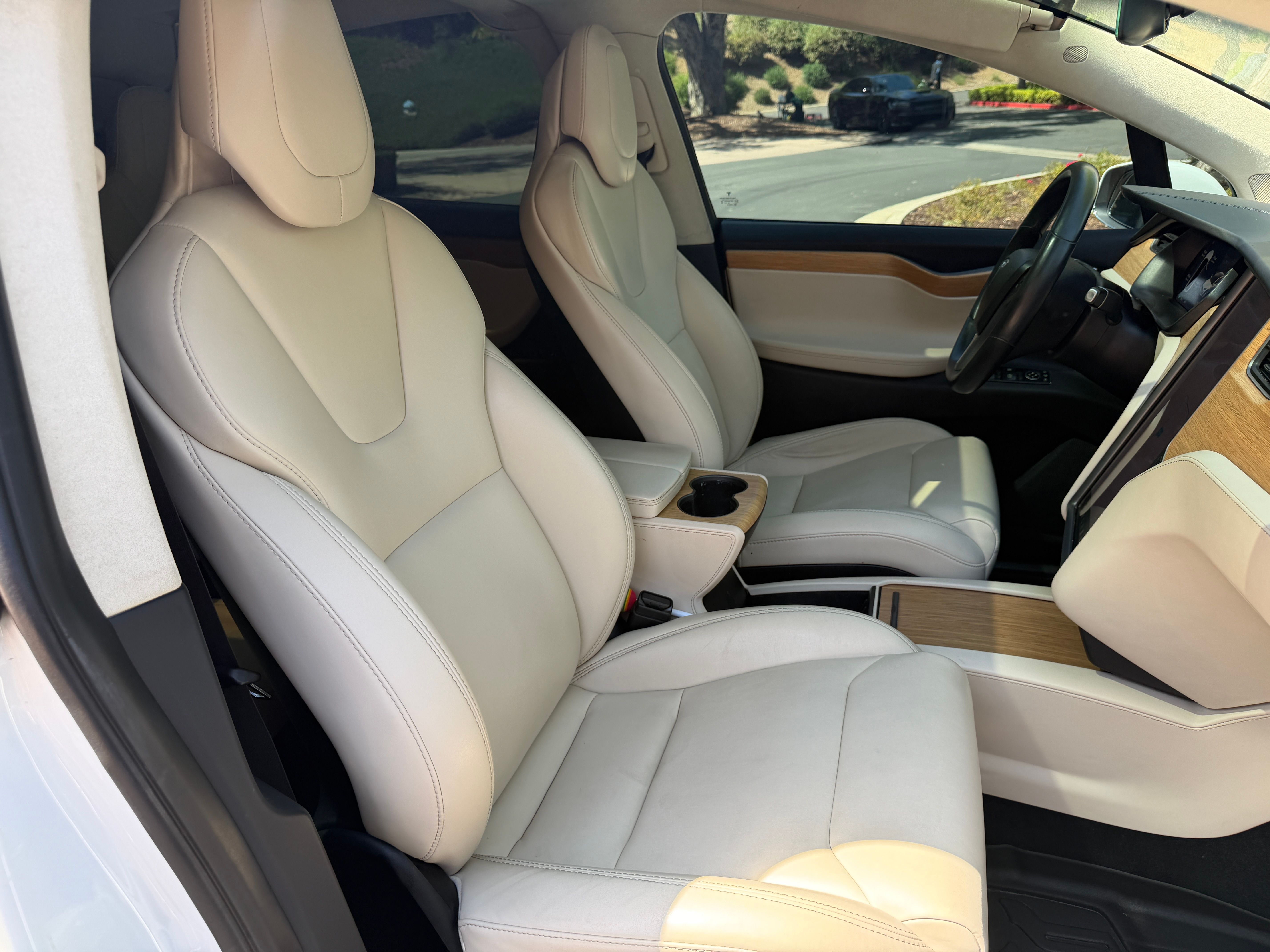 Used 2018 Tesla Model X 75D AWD/4WD image 10