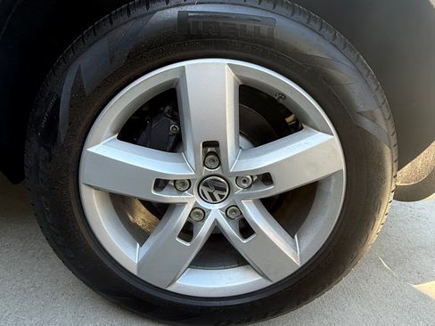 Used 2014 Volkswagen Touareg VR6 AWD/4WD image 19
