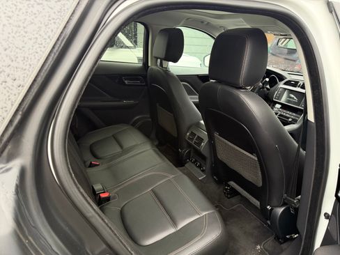 Used 2018 Jaguar F-PACE Prestige image 6