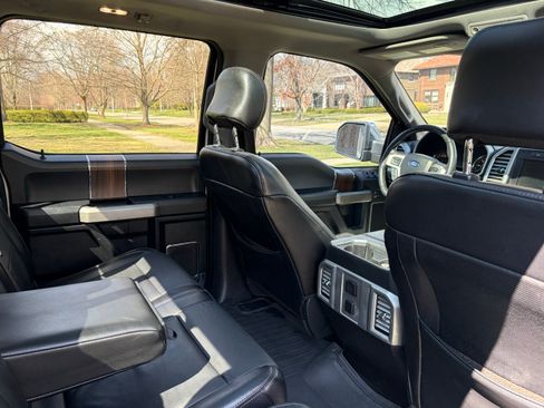 Used 2015 Ford F150 Lariat image 9