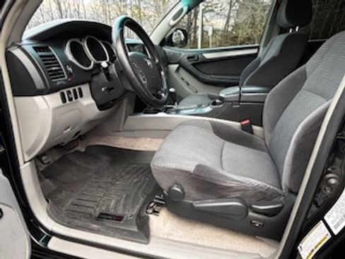Used 2004 Toyota 4Runner Sport image 23