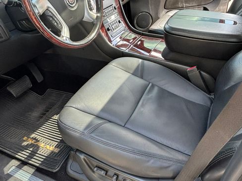 Used 2007 Cadillac Escalade EXT Sport Utility Pickup 4D 5 1/4 w/ Information Package image 6