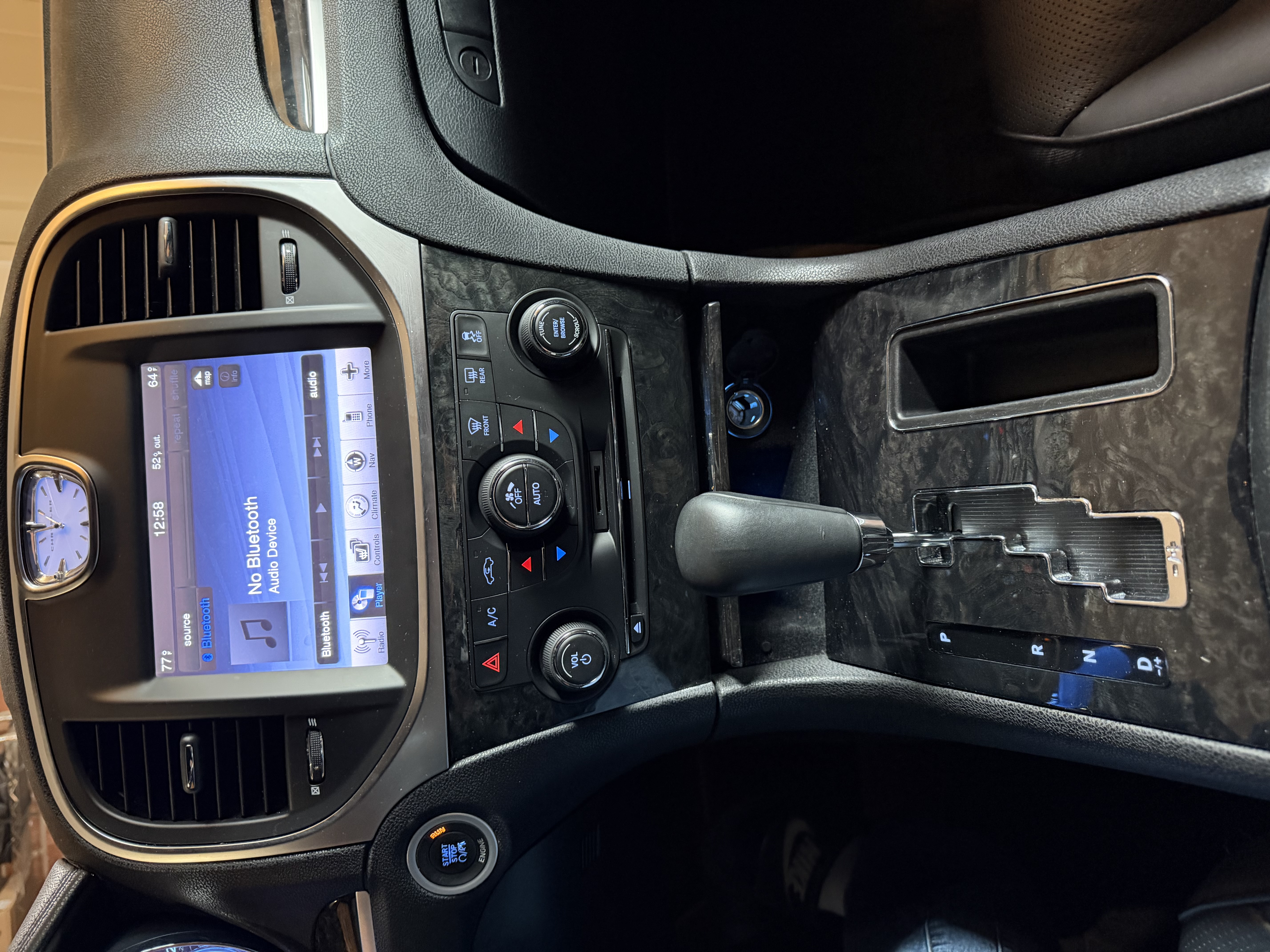 Used 2011 Chrysler 300 C RWD image 6