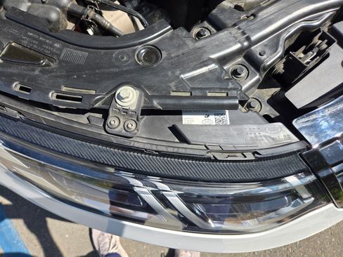 Used 2021 Land Rover Discovery Sport S image 30