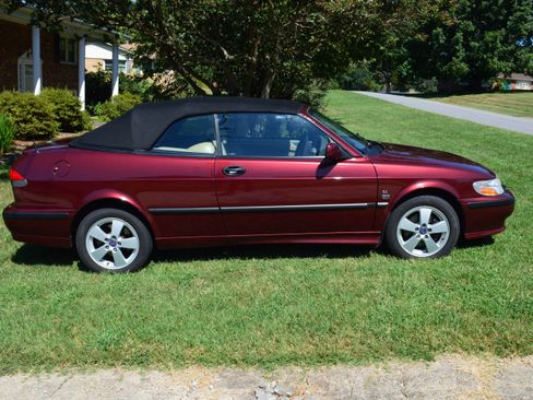 Used 2003 Saab 9-3 SE image 12