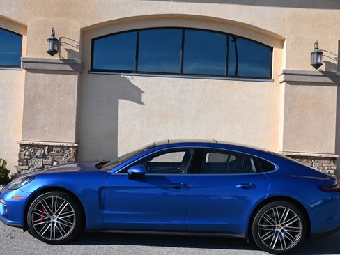 Used 2017 Porsche Panamera Turbo image 10