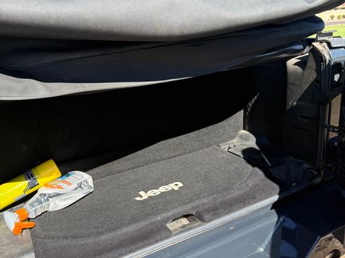 Used 2016 Jeep Wrangler Unlimited Sport w/ Connectivity Group image 12