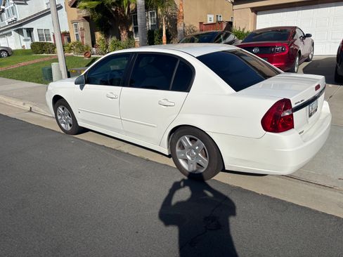 Used 2007 Chevrolet Malibu LT w/ Driver Convenience Package FWD image 2